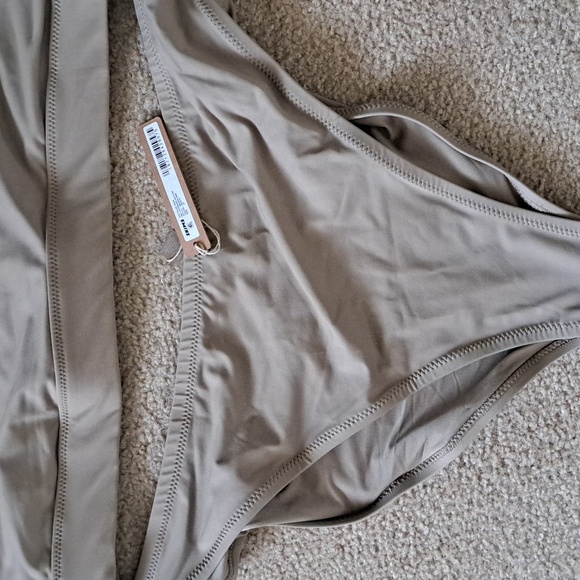 3X SKIMS SWIM TANK BIKINI 2 PIECE SET - Picture 5 of 8